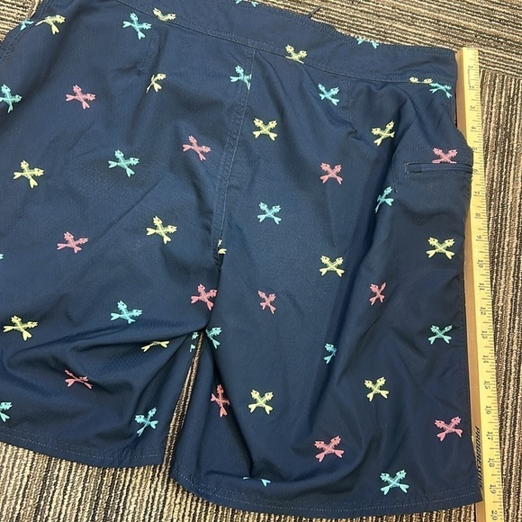 Vineyard Vines Men’s Fishbone Board Shorts Swim Trunks Blue Size 34” - Picture 9 of 10